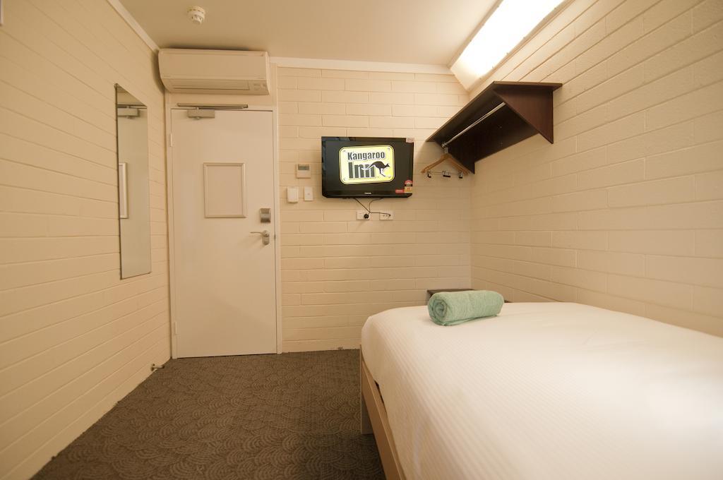 Kangaroo Inn Perth Room photo